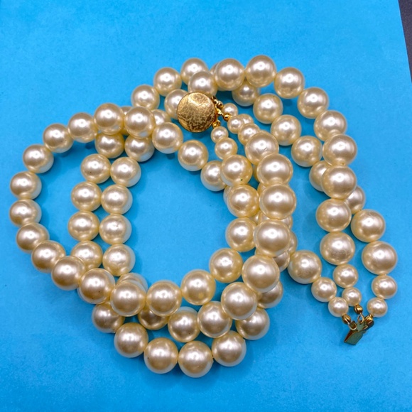 Vintage Chunky Pearls Triple Strand Necklace Gold Tone Granny Core Choker - Picture 10 of 11
